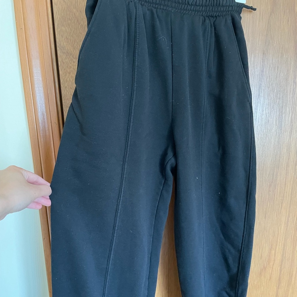H&M black oversized joggers (XXS)